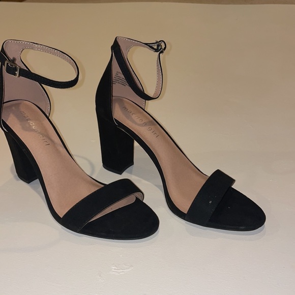 Madden Girl Black Strappy Sandal heels 9 New - Picture 6 of 14